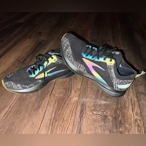 Women’s Size 10 Brooks Levitate 4.0 Reflective Rainbow Running Shoe.